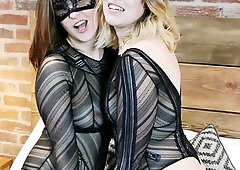 Amateur style lesbian pussy plesure pleasure with hot babes