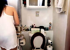 Awkward Raunchy Rencounter with Your Roomate!!