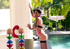 Takes Every Inch Of Dredds Bbc - Honey Gold