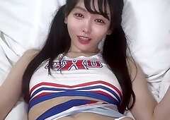 Close up amateur beauty uses her toy to masturbates