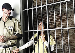 Ebony Priya Price enjoys 3some in prison