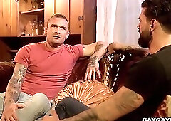 Siri's found out her husband Alpha is gay and having an affair with Isaac