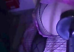 Take the huge dildo to the bottom