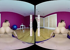 Sami Parker gets pussy stretched and filled before her yoga class