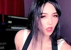 ItsAriaBB – Tifa (Video)