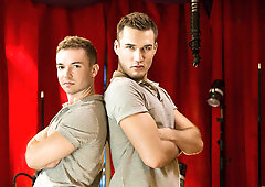 Dudes Gabriel Cross and Theo Ford sexing it up