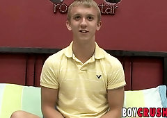 Crazy Twunk Romps his Culo with Faux-Cock in Solo Onanism