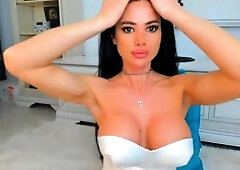 Love Chat Big Boobs Brunette Masturbating For Cam