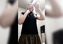 Jackie Drinks Her Own Urinate!