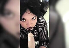 Corpulent Rock Femboy Gives BWC Sex tool a Sloppy Loud Oral (Headphones Recommended)