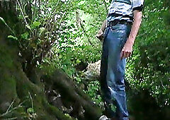 Guy masturbating outdoor