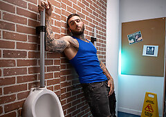 Aroused men fuck in the public toilet during glory hole kinks