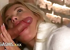 Climaxes teenage couple in enjoy internal cumshot for teenie blonde