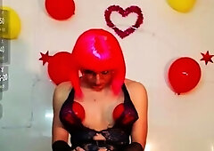 Amateur redhead Jacqueline with glasses masturbates