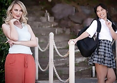 Kendra James and Kimmy Kimm are enjoying playing with pussies