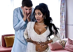 An awesome sideways pose fuck with a passionate Yasmina Khan