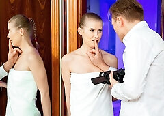 Gorgeous hottie Eyla Moore likes hard fuck in the cowgirl pose