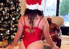 Natural Curvy Melting To A Massive Dong Stretching Her Moist Cunt!