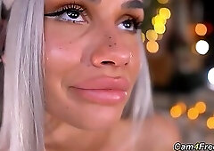 Hot Babe Teases with Her Rocking Body