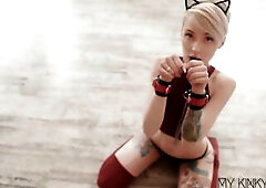 Hot kitten wearing buttplug and tease u s&m