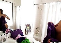 After getting home from the gym, Bella and Seth need to take a shower previous to heading to class. Unfortunately, Bella's Daddy is a dick block 