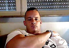 hot Shaved Muscle Hunk Stroking His large weenie