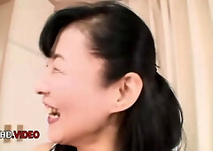 Mature Lady Makiko Shows Her Hairy Pussy and Gives a Hot Blowjob for Hardcore Fun