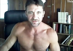 Gorgeous dilf on cam