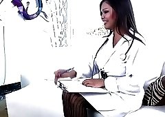 Asian tranny gets very kinky with her patient