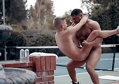 IconMale - Piercing Draven Navarro finds irresistible handjob