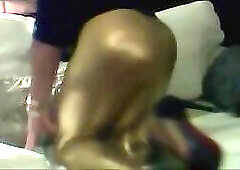 Shemale alone on the couch Travesti sola en el sofa