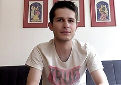 Gaunt hottie enjoys hardcore gape and a facial