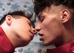 BIGSTR - The Crazy Hunter Makes 2 Spectacular Buddies Kiss Before Porking Them Both On The Couch