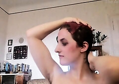 Big-Ass Babe Gets Wet and Messy on Cam!