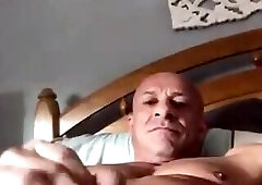 052 Muscled Gym Daddy