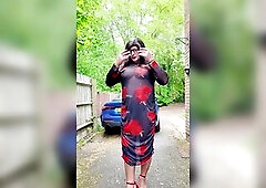 Amateur Crossdresser kellycd2022 peeing my pants and stroking outdoors