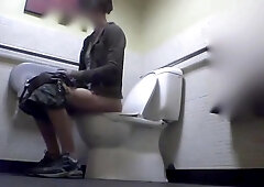Skinny girl on the toilet in this pissing candid video