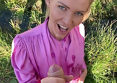 Colourful outdoor anal fuck on a sunny day