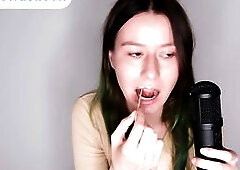 Juicy throats sounds ???????? Imagine your rod instead of my ice cream ???? ASMR