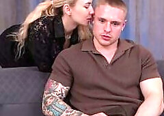 English Teacher Bella Mur Gives Failing Student a Very Specific Lesson