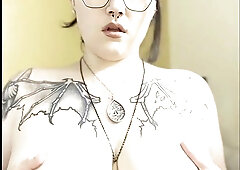 Big boobs, solo fingering