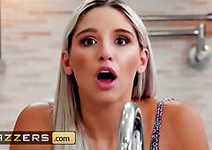 Abella Danger Zoey Monroe squirting allover after a hard banging - Brazzers