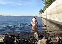 Swim with a long 18,5 inch dildo 47 cm deep in ass outdoor!