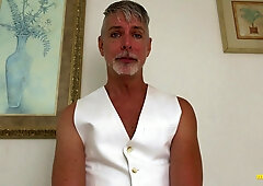 ManPuppy: DILF Richard Lennox grabs big dick to wank in his apartment after club