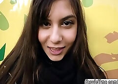 Anya gains cash after a wild anal sex with the stranger