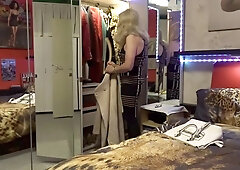 Mrs Samantha is dressing up for a casual outing, showing some of her makeup, shoes and outfit. Selecting a couple of red high heel sandals, ebony nylo