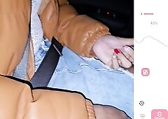 That guy masturbates me during the time that I drive the car and walk outdoors