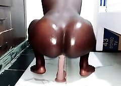 Large Bubble Ass Creams Allll down Sex toy