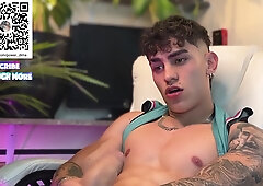 Huge man-meat fellow spunks on his rock-hard six pack