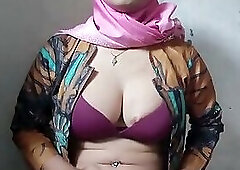 Hijab Shemale Jerking off Her Huge Dick